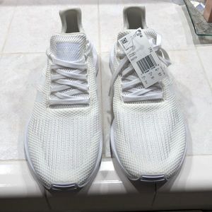 Men’s Adidas Tennis Shoes